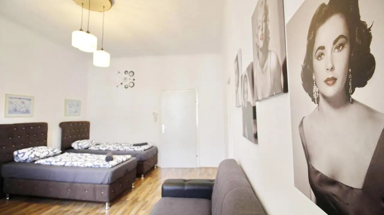 Comfortable Rooms Near Schoenbrunn Palace Hl Vienna