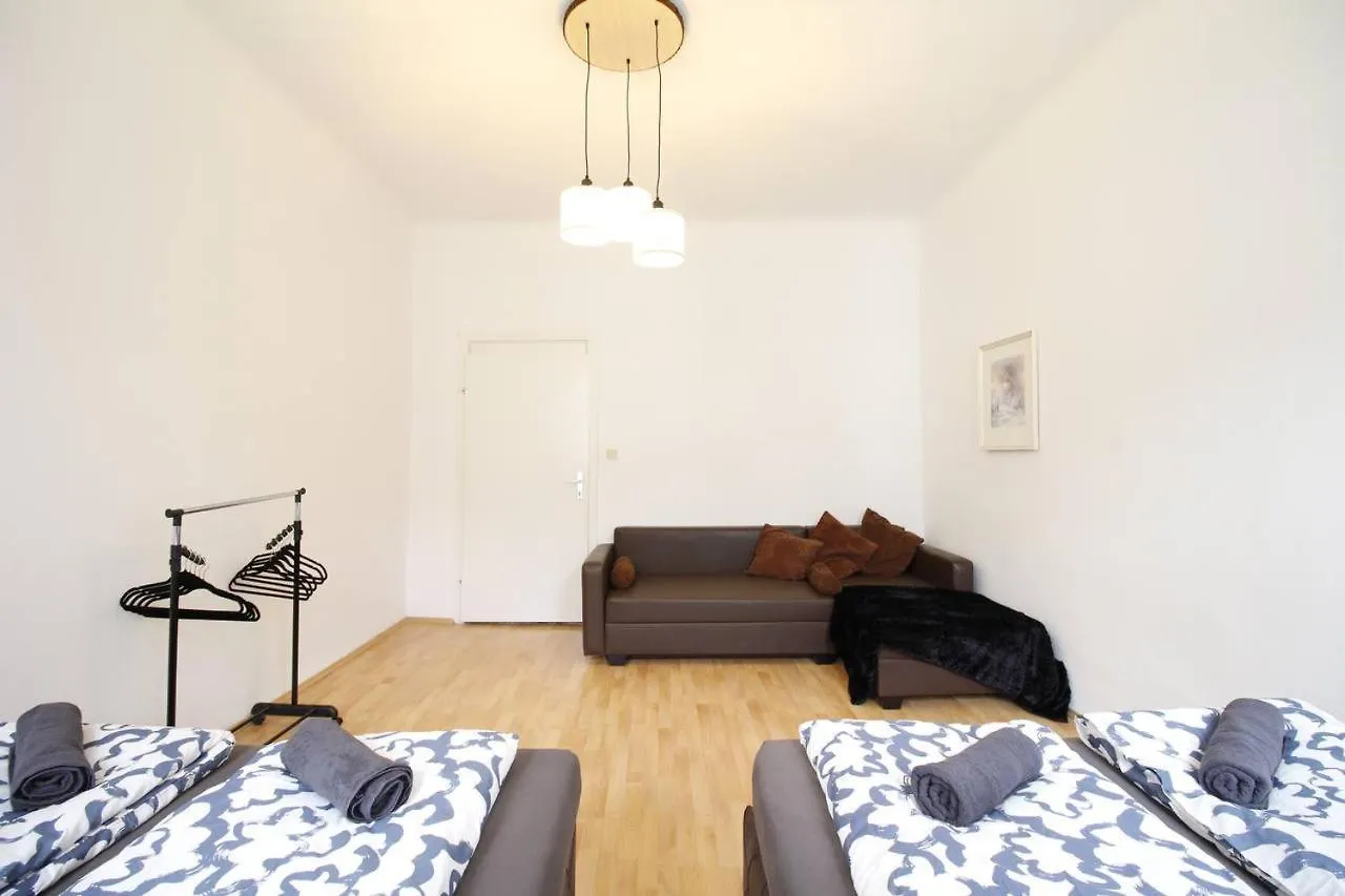 Homestay Comfortable Rooms Near Schoenbrunn Palace Hl Vienna Austria