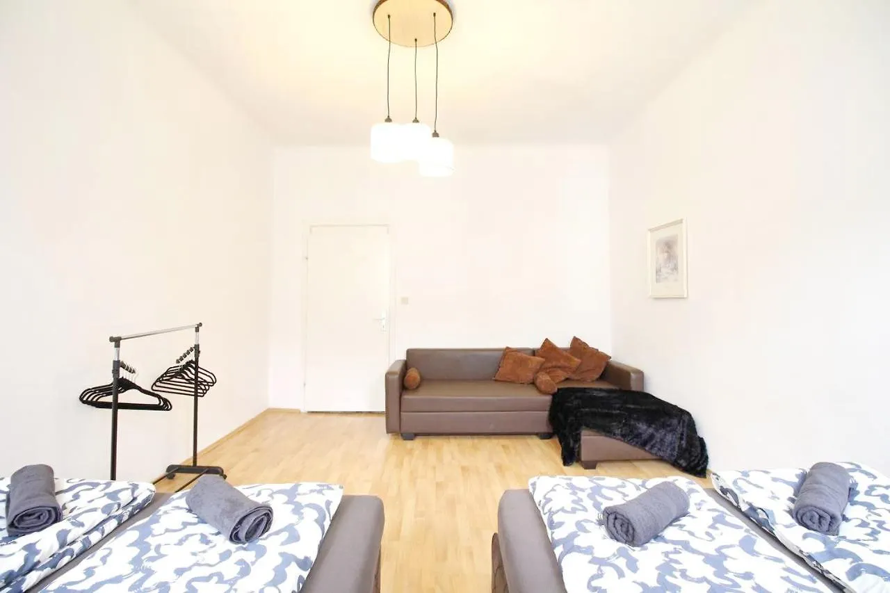Homestay Comfortable Rooms Near Schoenbrunn Palace Hl Vienna Austria