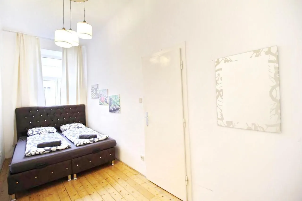 Homestay Comfortable Rooms Near Schoenbrunn Palace Hl Vienna