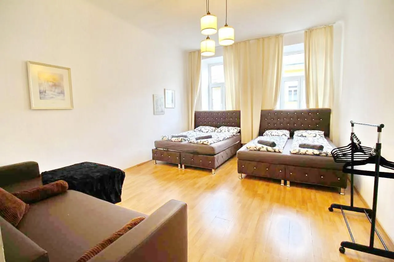 Comfortable Rooms Near Schoenbrunn Palace Hl Vienna