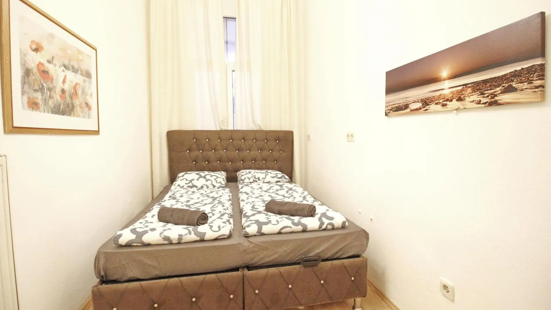 Comfortable Rooms Near Schoenbrunn Palace Hl Vienna