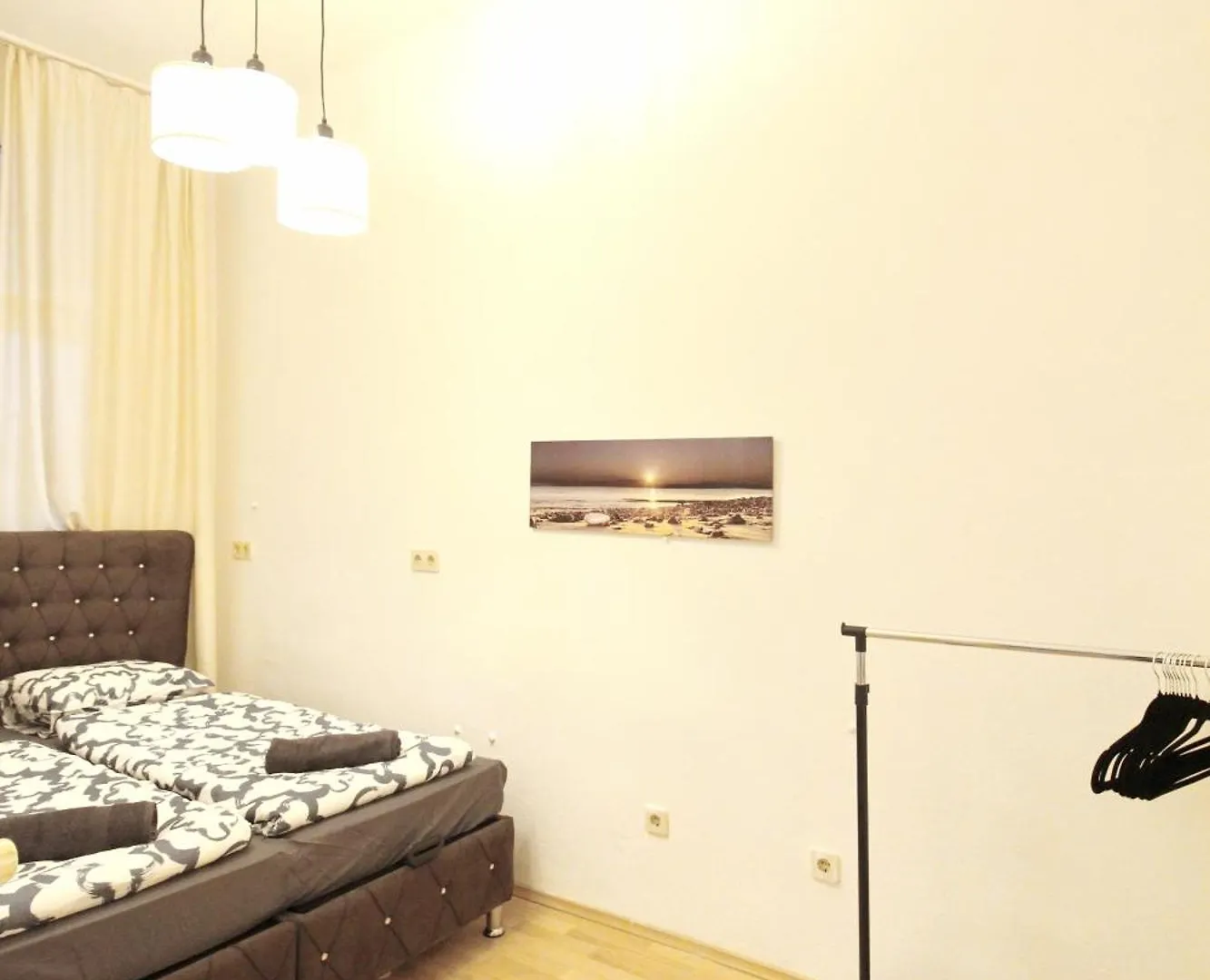 Comfortable Rooms Near Schoenbrunn Palace Hl Vienna Homestay